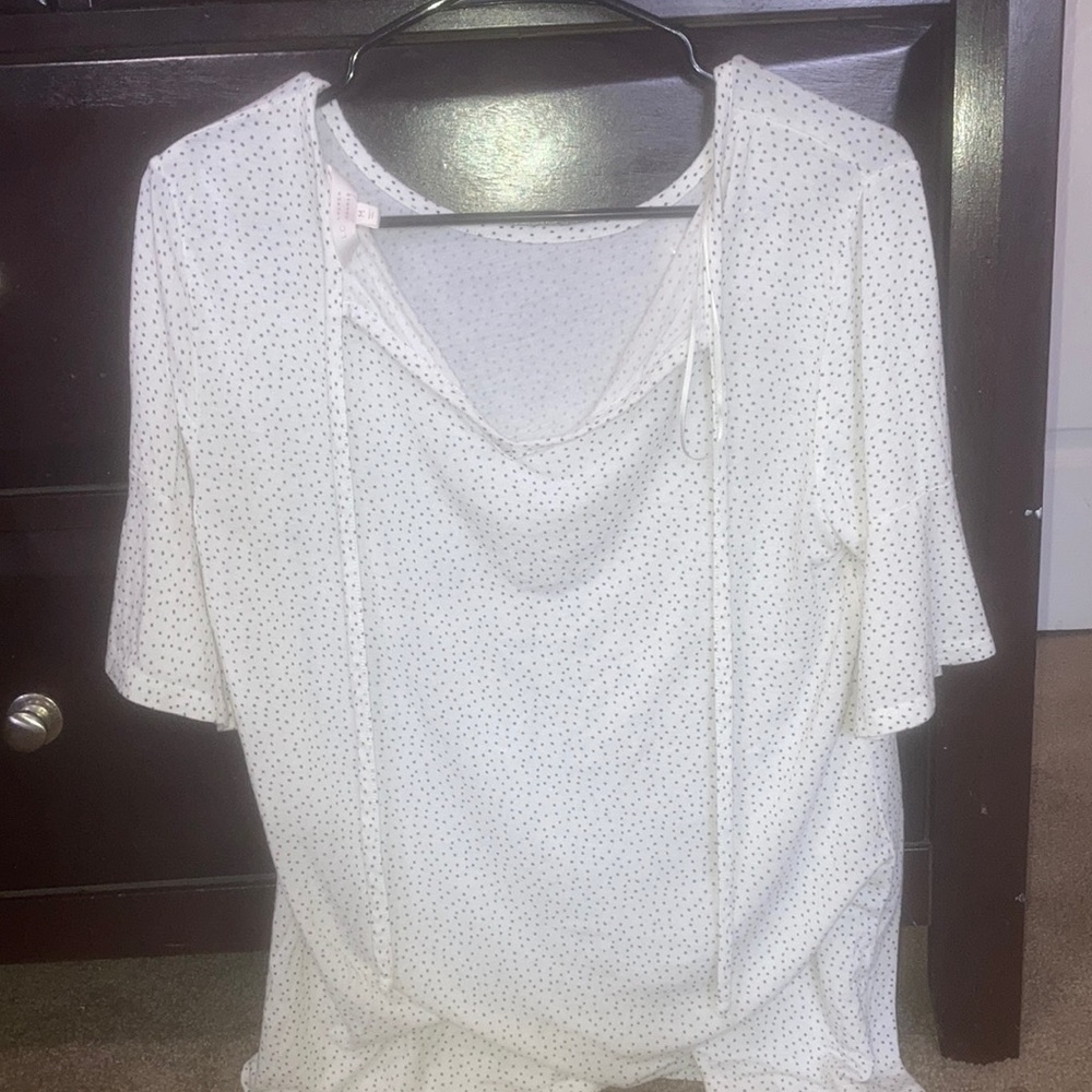 Cute flowy shirt